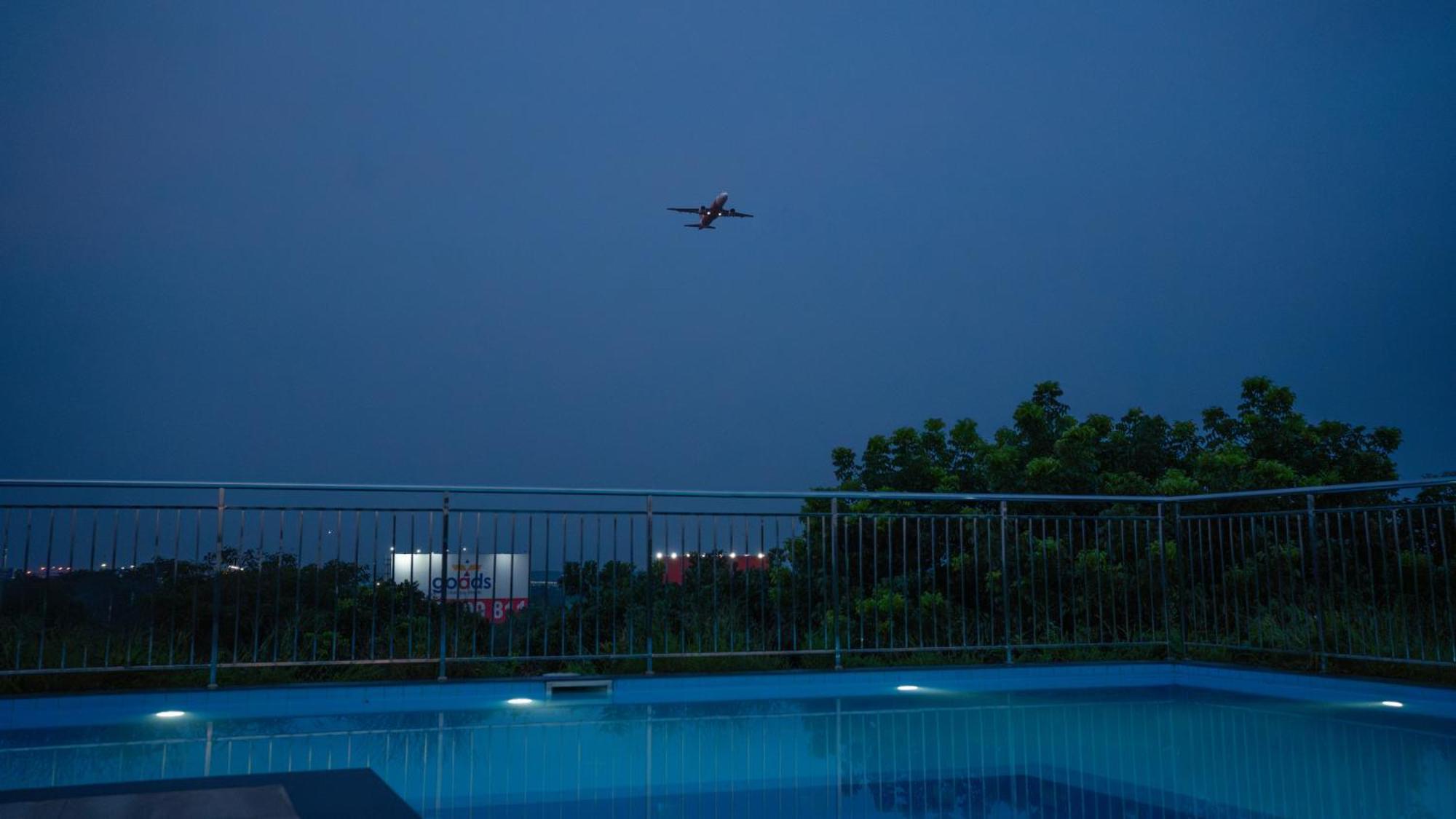 Daffodils Luxury Airport Suites Kochi Exteriör bild
