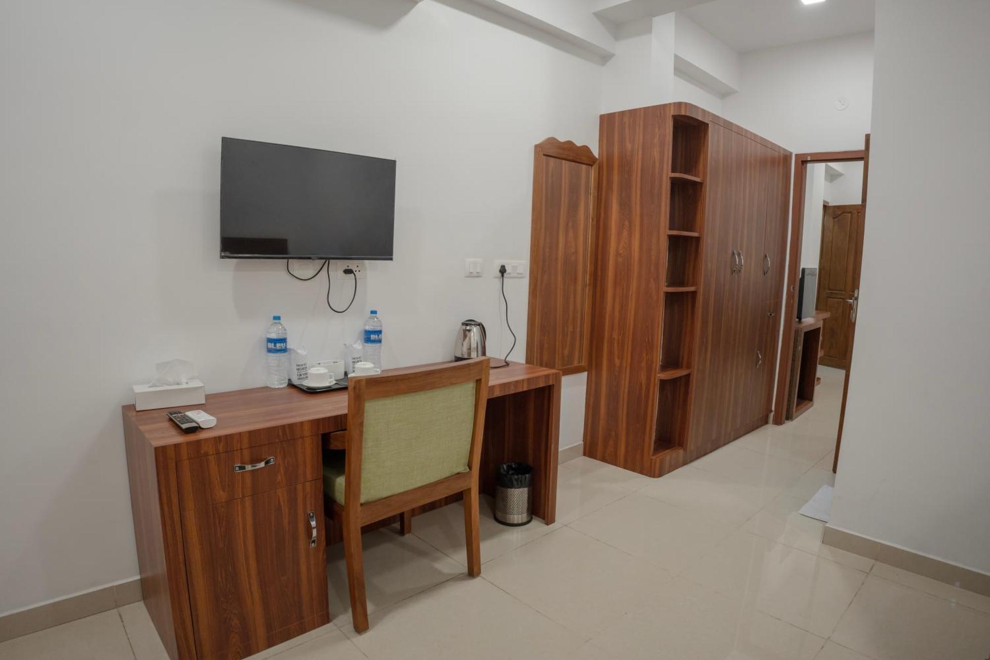 Daffodils Luxury Airport Suites Kochi Exteriör bild
