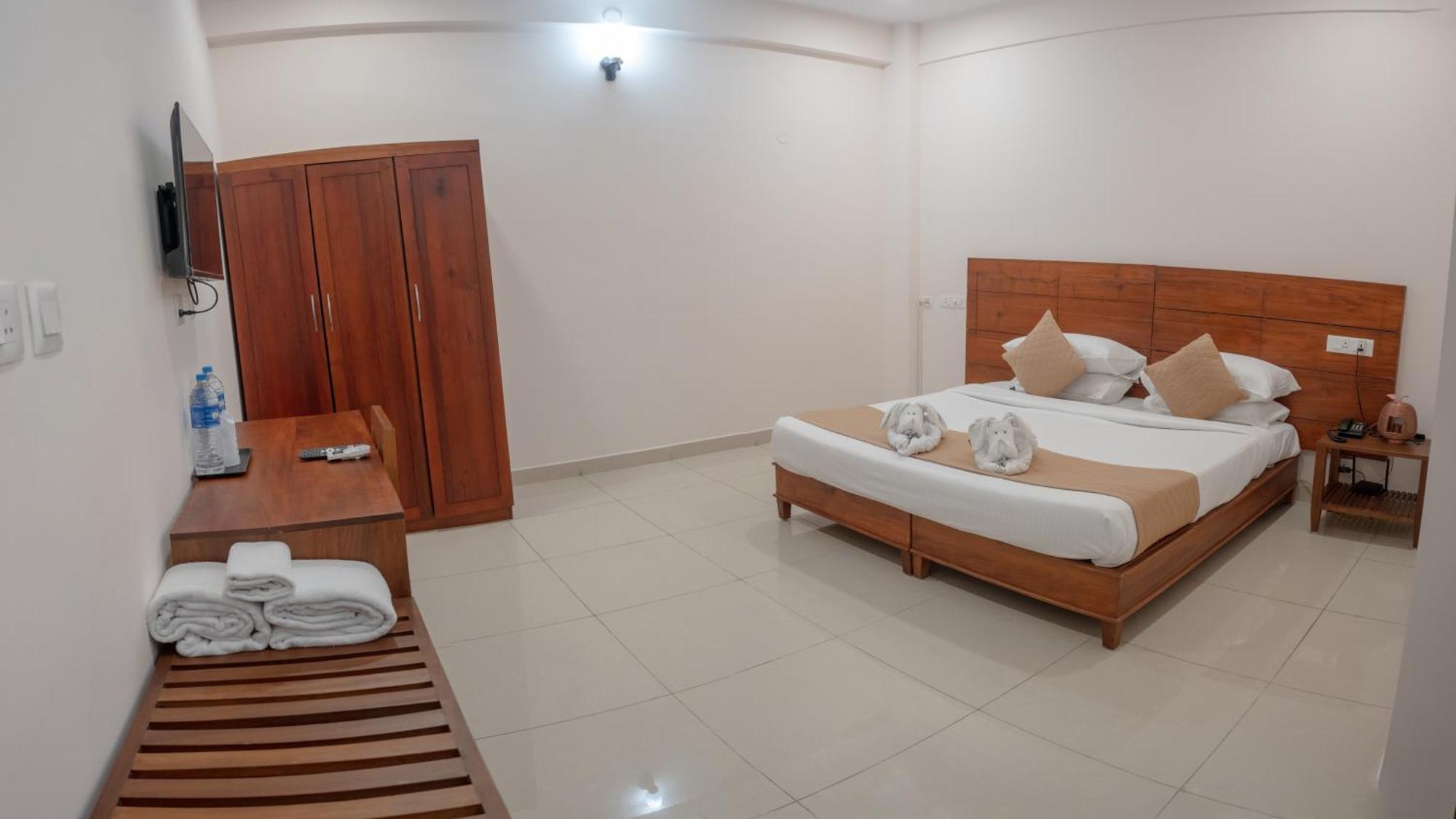 Daffodils Luxury Airport Suites Kochi Exteriör bild