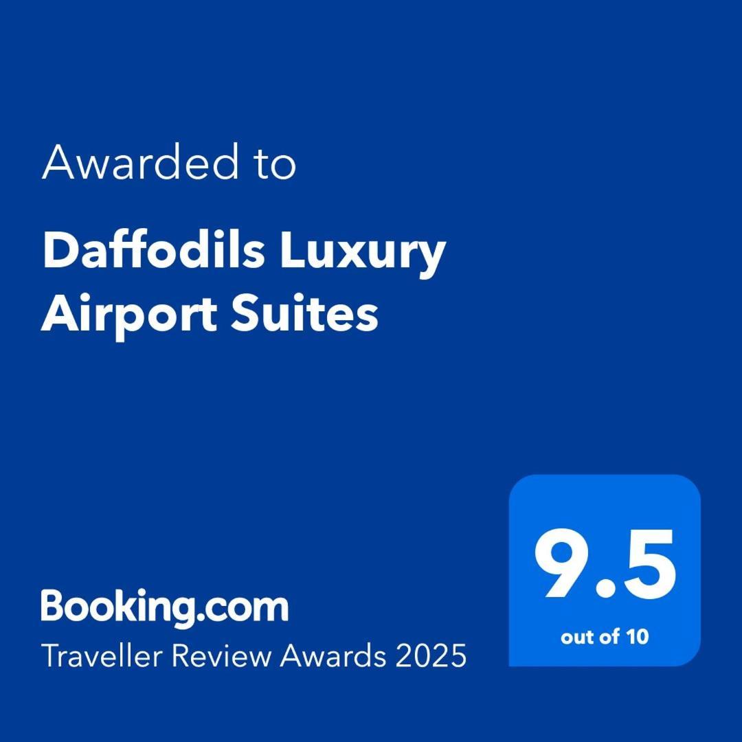 Daffodils Luxury Airport Suites Kochi Exteriör bild