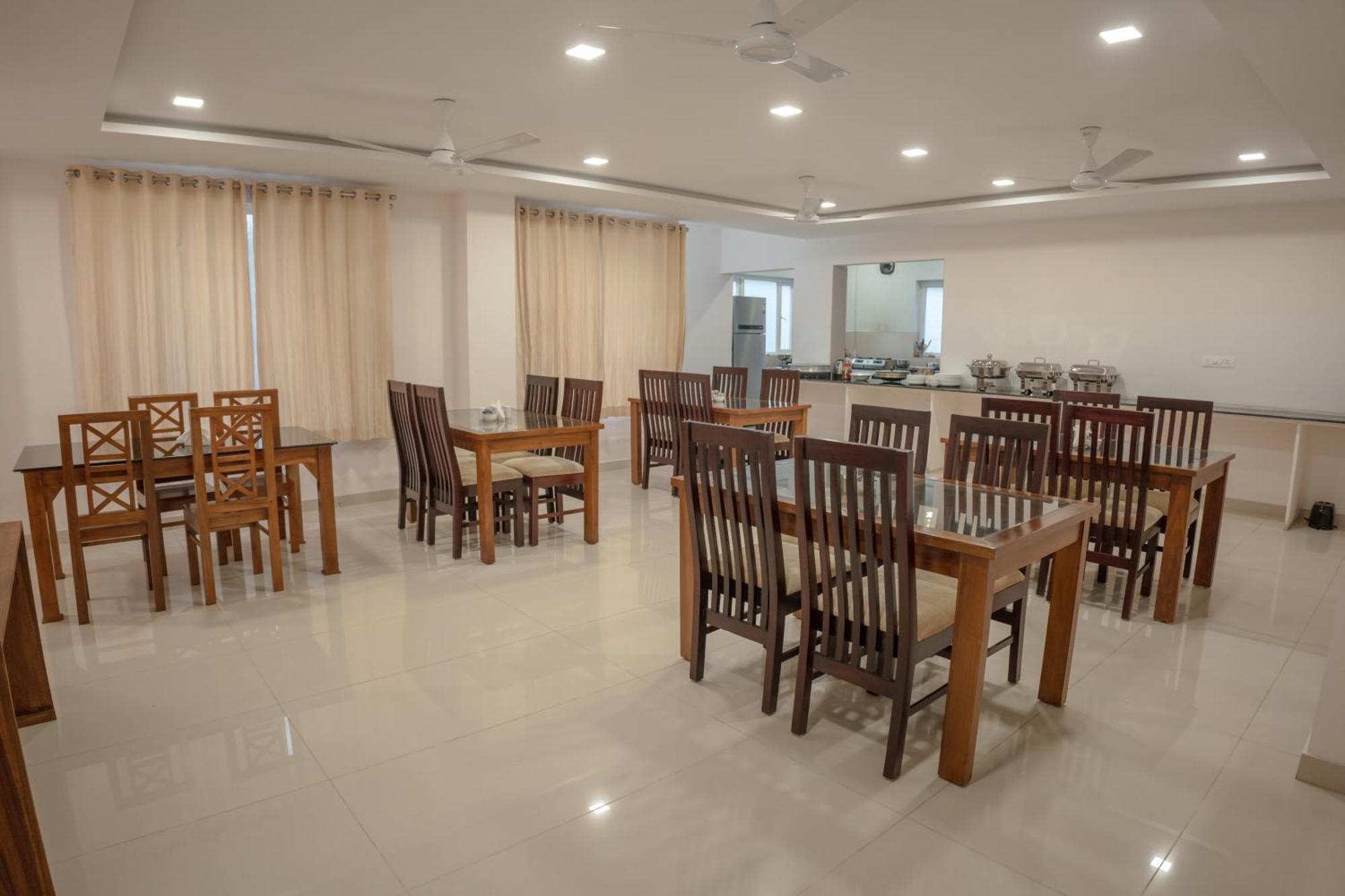 Daffodils Luxury Airport Suites Kochi Exteriör bild